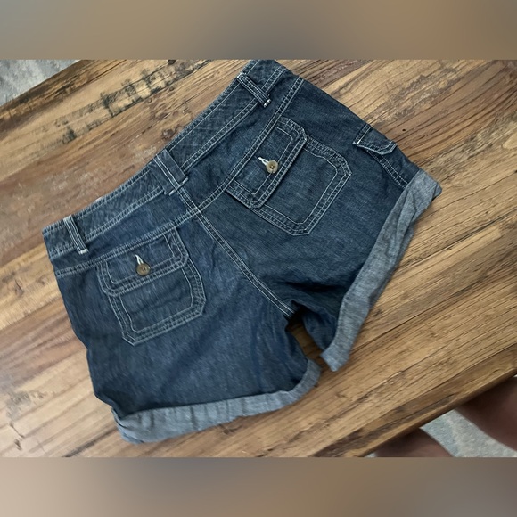 Tommy Hilfiger denim shorts 8 ladies cargo style super cute LIKE NEW - Picture 3 of 10